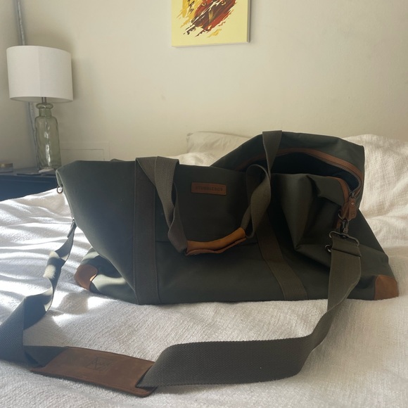 Stubble and Co | The Weekender XL in Olive NWOT - Picture 5 of 8